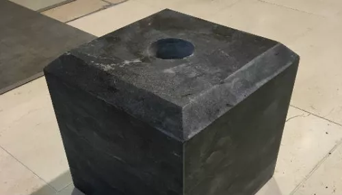 Poer hardsteen gezoet met facet, gat 6 cm